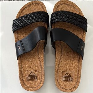 New Cushion Vista Hi Reef Sandals Size 8 Women’s